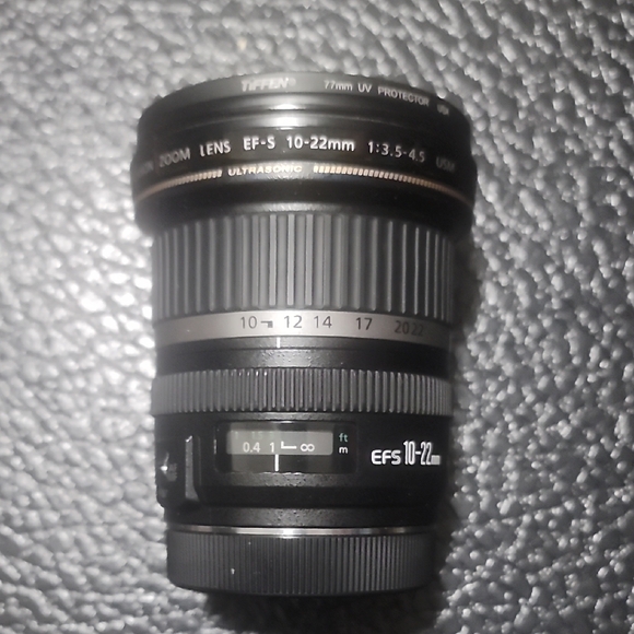 Canon EF-S 10-22mm f/ 3.5-4.5 Black and Gray Ultrasonic Lens canon